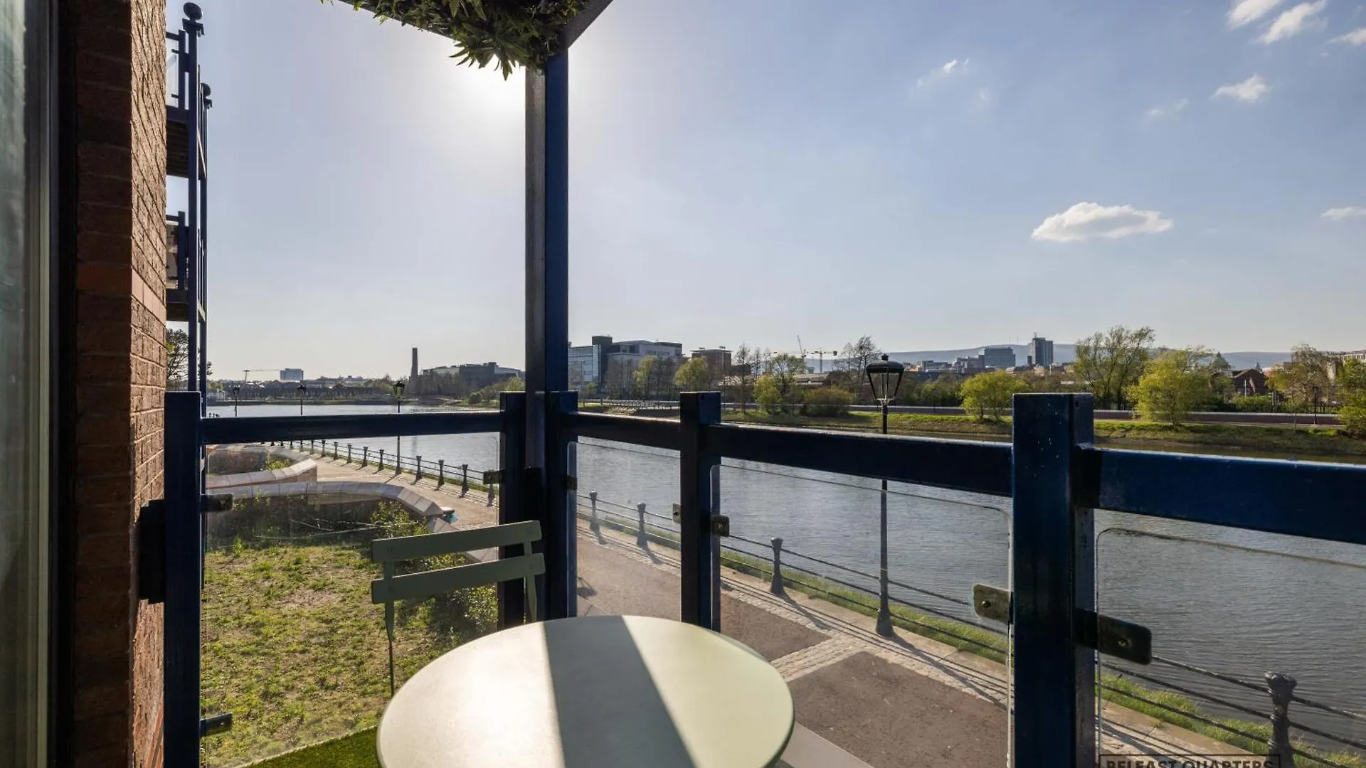 Апартаменты Belfast Quarters Riverside
